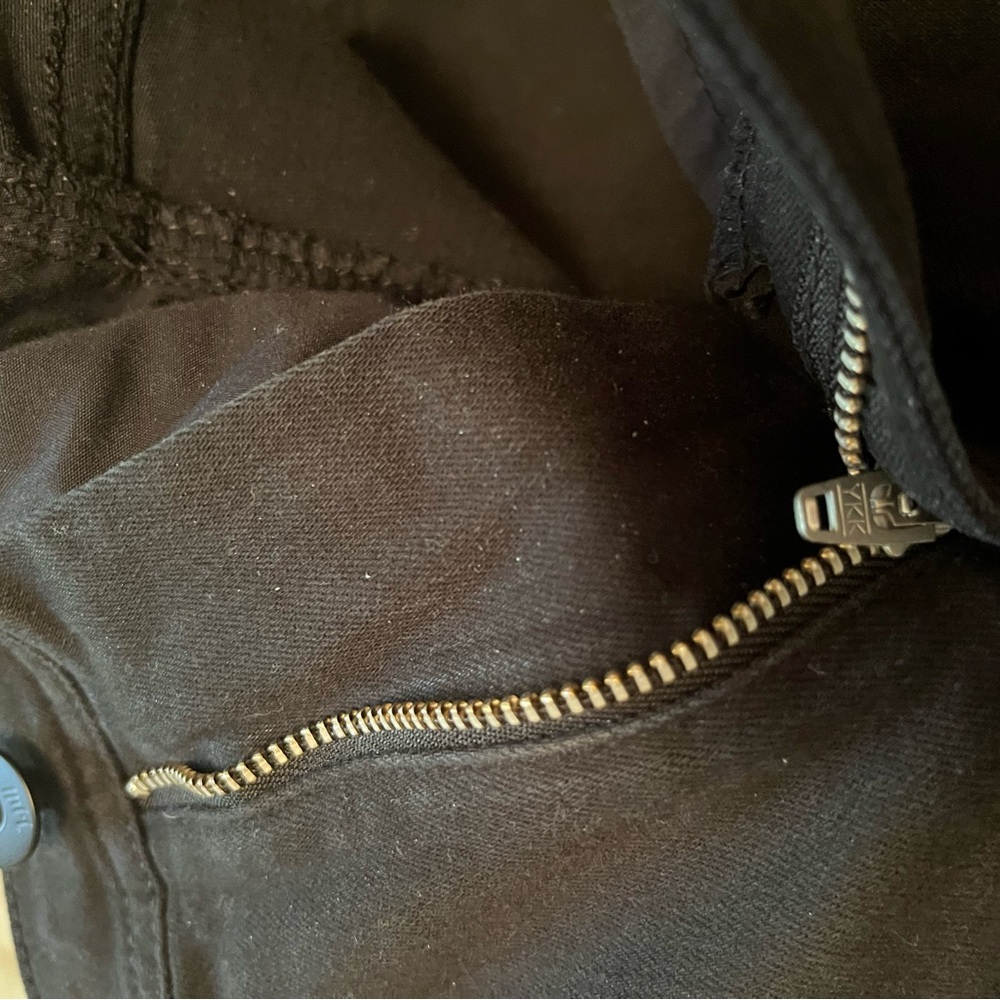 Black Button-Detail Pants - Picture 6 of 6